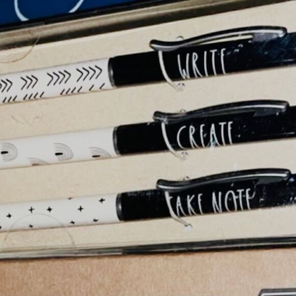 RAE Dunn Signature Pen Set. - Picture 3 of 4